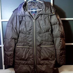 Vince Camuto XL, Chocolate in Color in excellent condition.